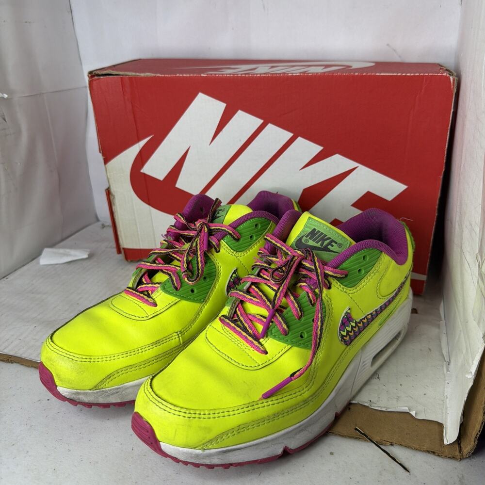 Nike CW5795-700 Youth Size 6Y Air Max 90 Volt Fire Pink Sneaker US As Pictured